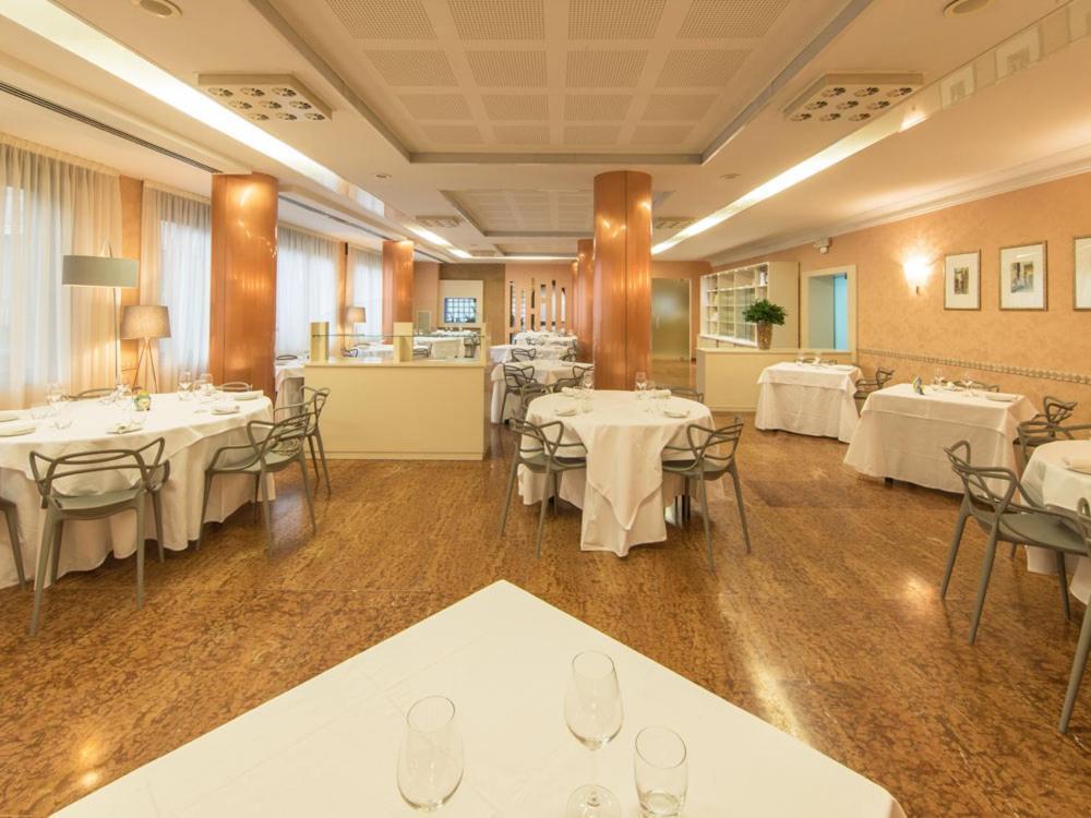 Ristorante Hotel Lucia - 100 Mt Dal Mare Giulianova Extérieur photo